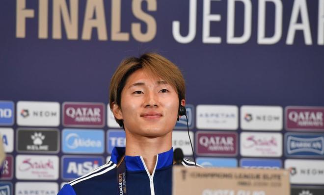町田泽维亚中场球员藤尾翔太在亚冠精英赛决赛前接受专访，表示渴望以亚洲冠军的身份重返日本，为球队和球迷带来荣耀与梦想