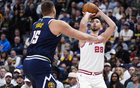 NBA总决赛巅峰对决震撼上演，明星中锋与后卫缺一不可！双雄争霸揭示火箭队短板，两大关键位置亟待引援补强引发热议